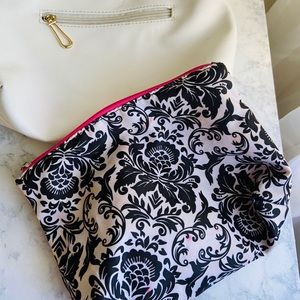 ✨Two Makeup bags